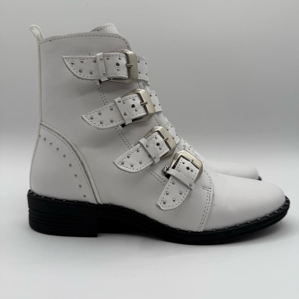 Steve Madden Pursue Moto Ankle Boots White Leather Buckle Studded 7M - Picture 2 of 16